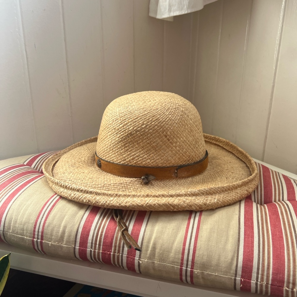 Shady Brady Women's Straw Hat with Leather Band